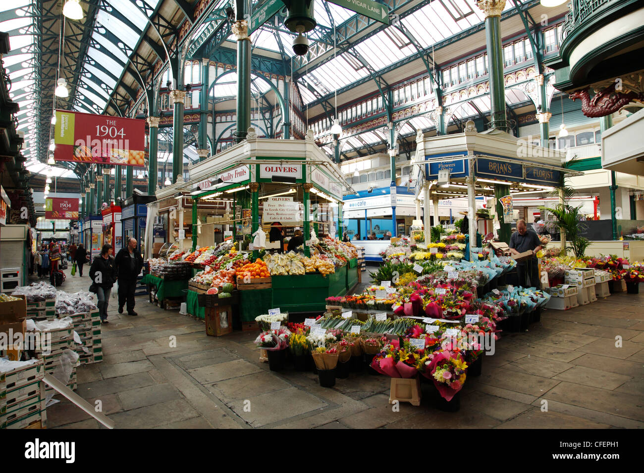Market stalls leeds hires stock photography and images Alamy