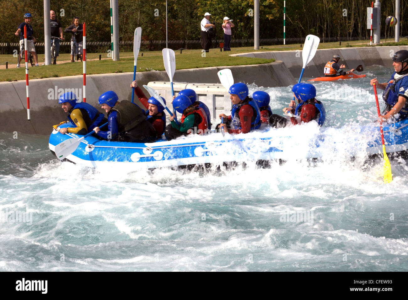 Raft london 2012 white water hi-res stock photography and images - Alamy