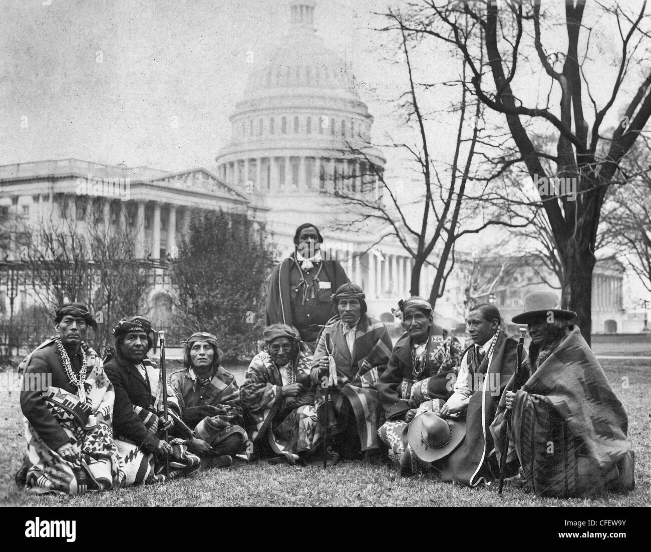 Group of Pueblo Indians in front of the us Capitol, 1923 Stock Photo
