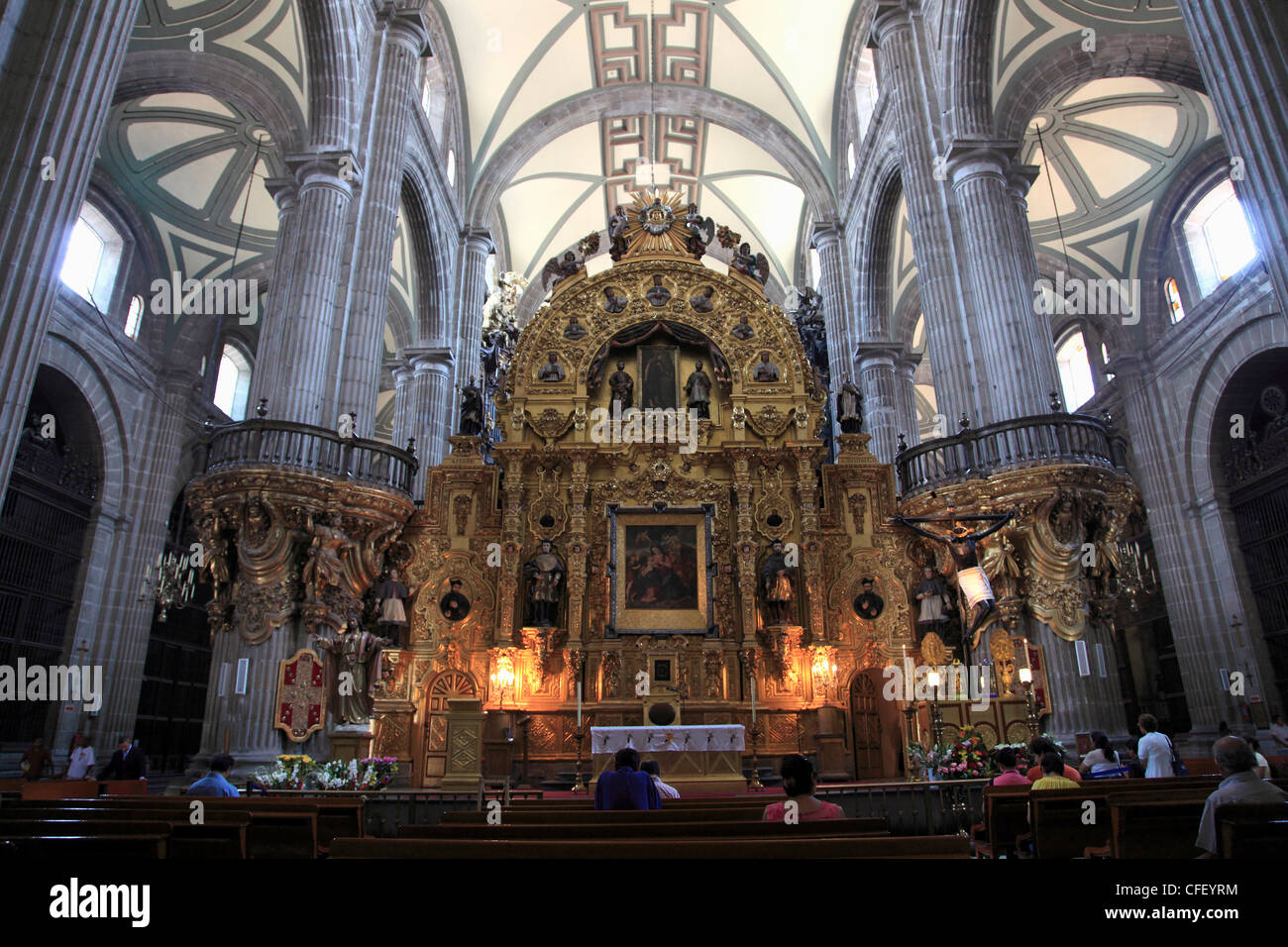 Altar Metropolitan Cathedral The Largest Church In Latin America