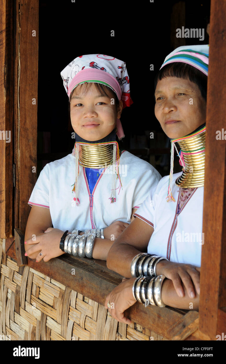 Burmese Giraffe Neck women, Padaung tribe, Inle Lake, Myanmar, Asia Stock Photo: 43970300 - Alamy
