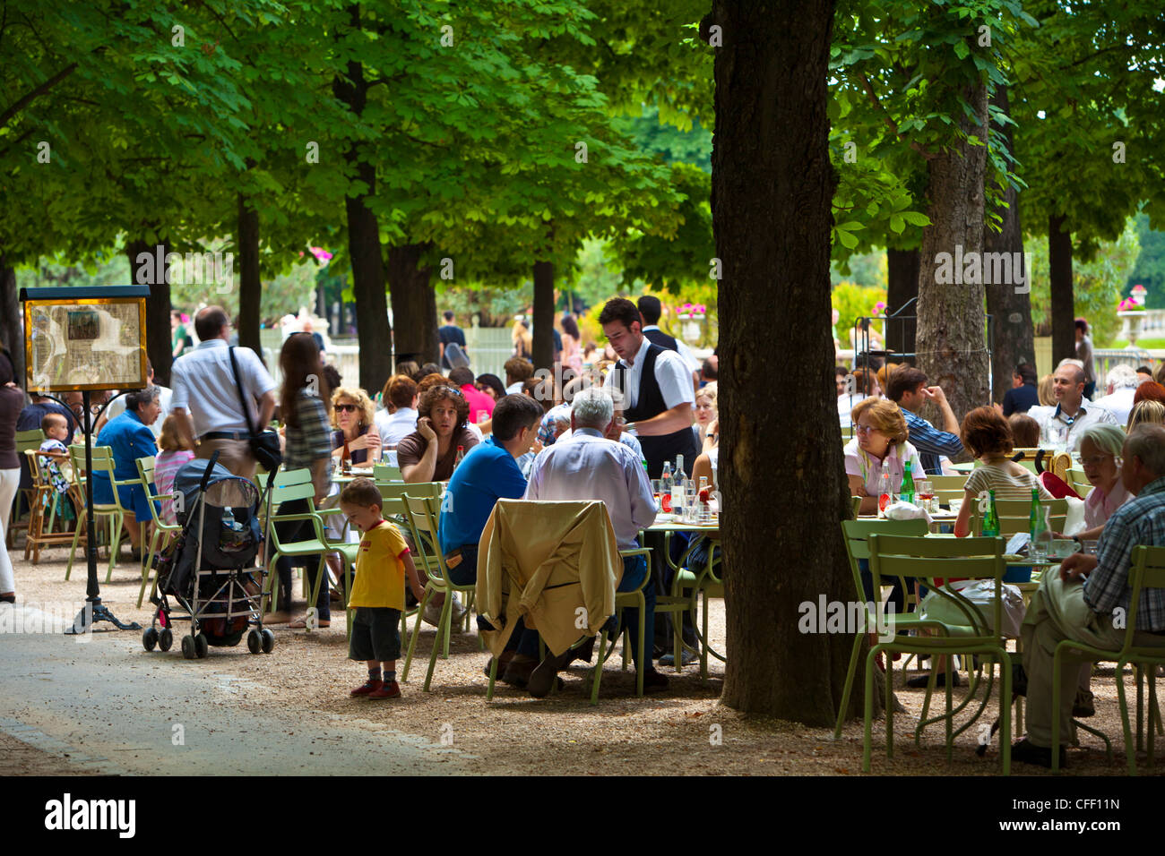 People dining outdoors, Jardin du Luxembourg, Paris, France, Europe Stock Photo