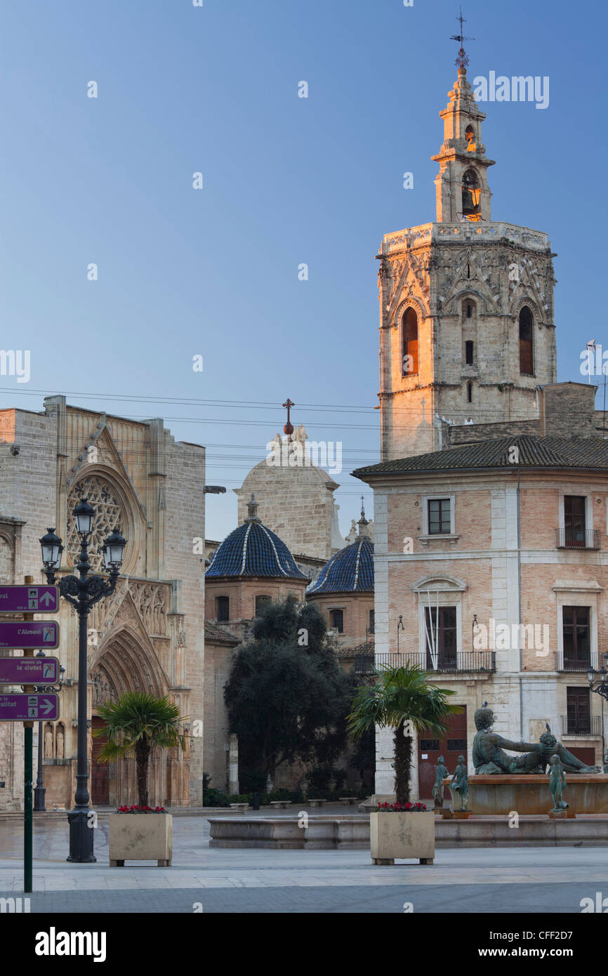 Cathedral In The Evening Catedral De Santa Maria De Valencia