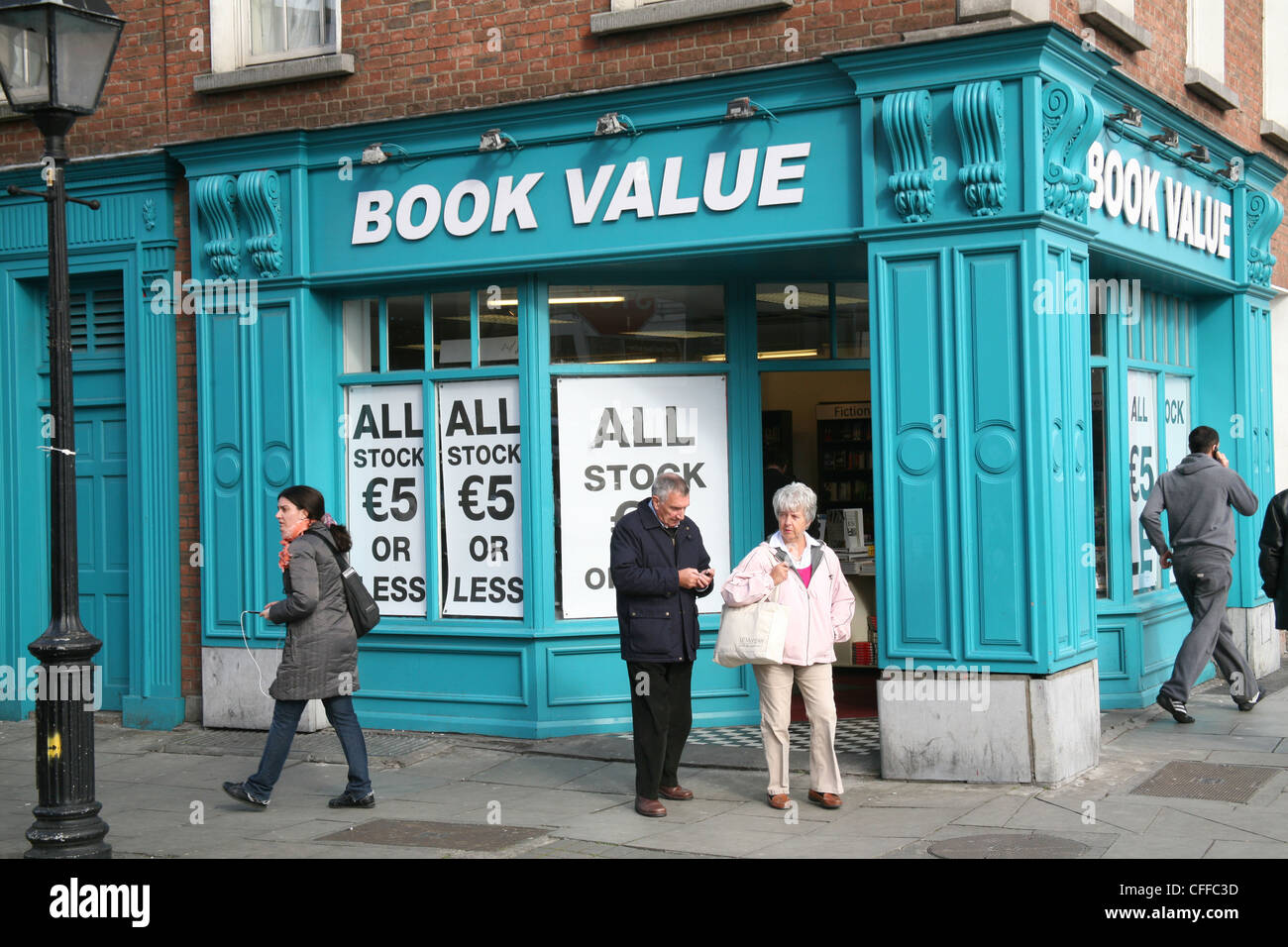 Book shop exterior hires stock photography and images Alamy