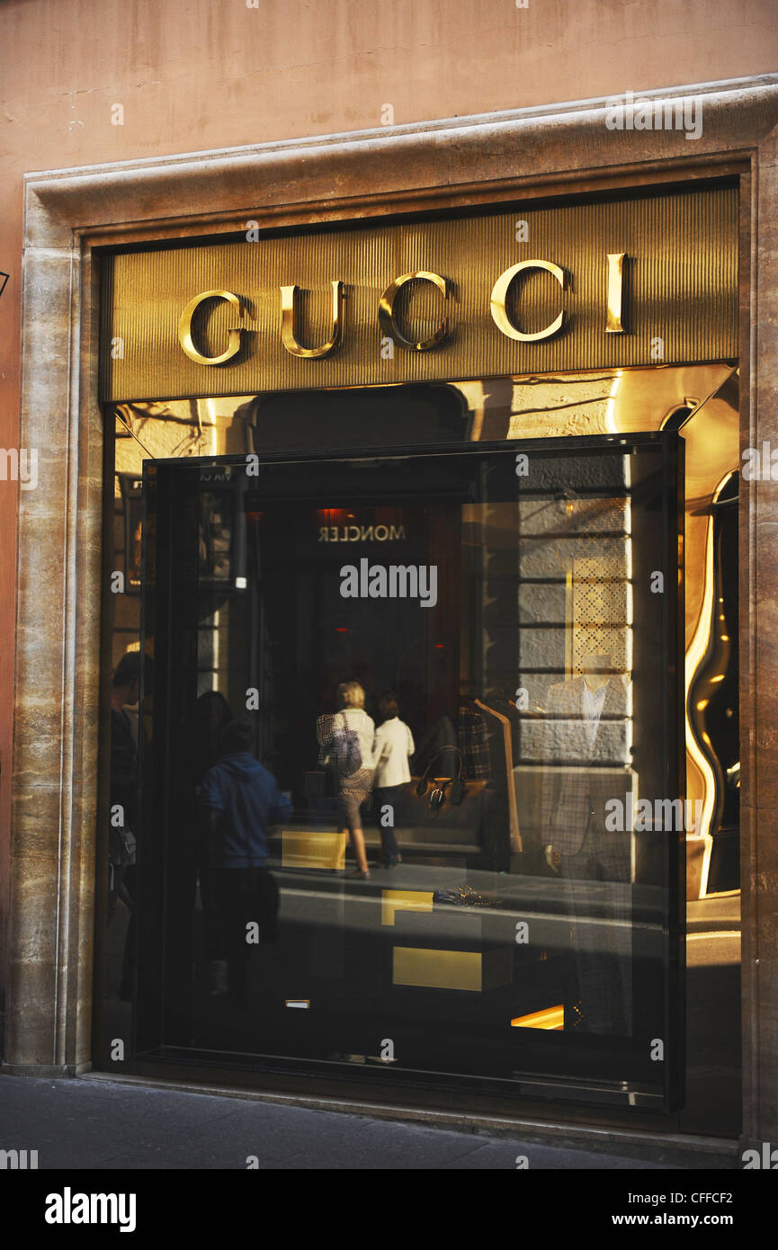 Gucci store in Via dei Condotti, center of high fashion shopping in Rome,  Italy Stock Photo - Alamy