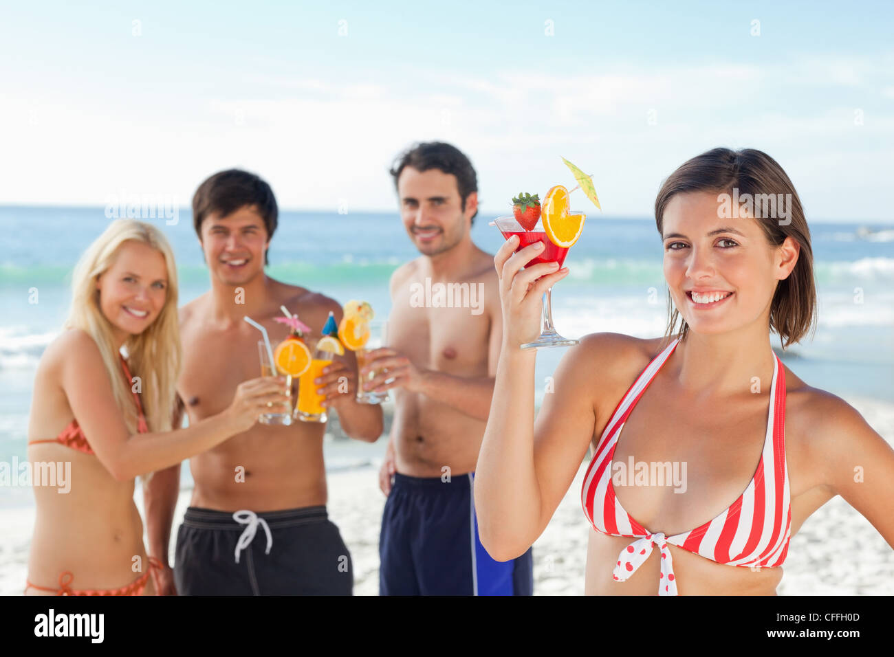 подруги в кофейне. встреча подруг. американская аллея нина добрев. Go out with friends. подруги смеются.