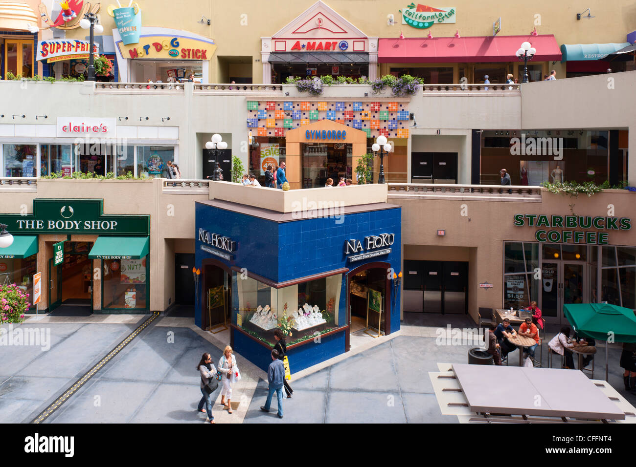 Horton Plaza shopping mall, San Diego, USA - outdoor and indoor shopping  precinct in heart of city Stock Photo - Alamy