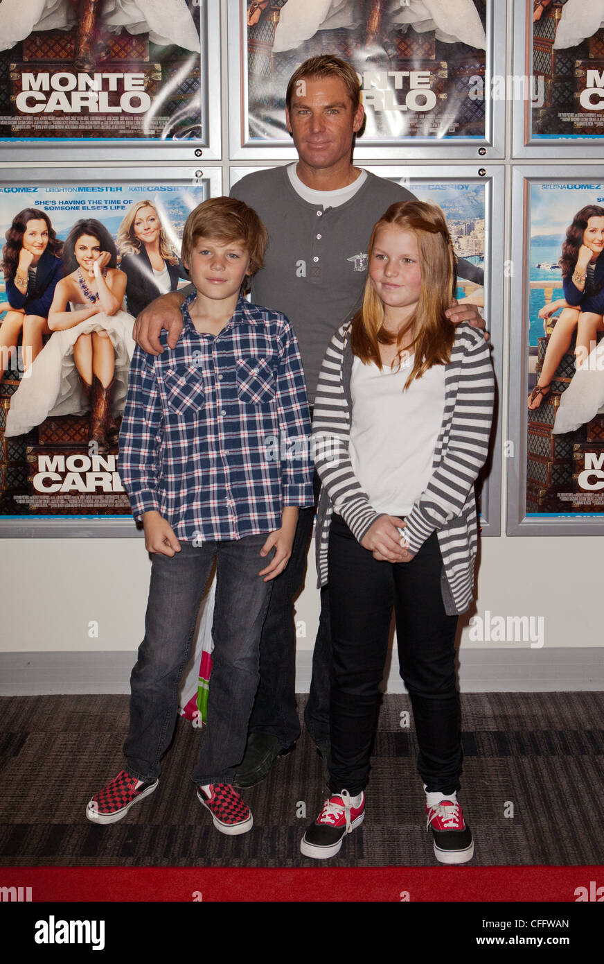 Shane Warne with his children Brooke and Jackson at the Melbourne ...