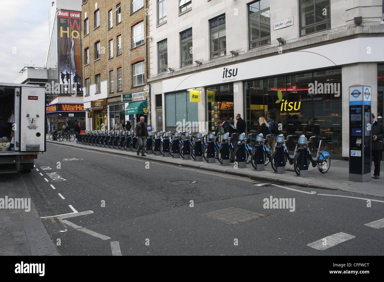 barclays bike scheme in front of Itsu restaurant. Drury Lane, London, England, UK WC2 Stock Photo