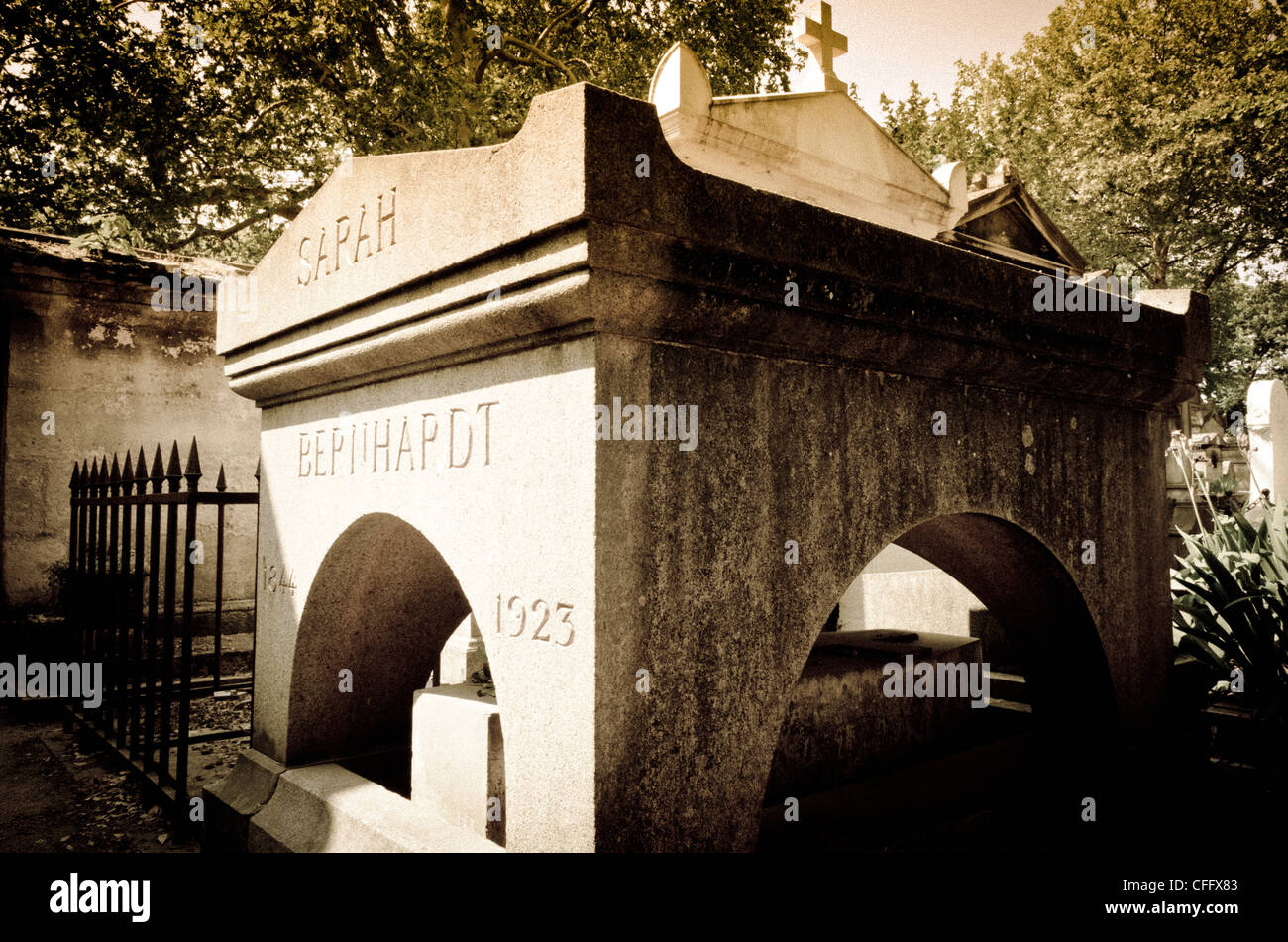 Sarah Berhnhardt's grave at Père Lachaise Cemetery, Paris, France Stock Photo