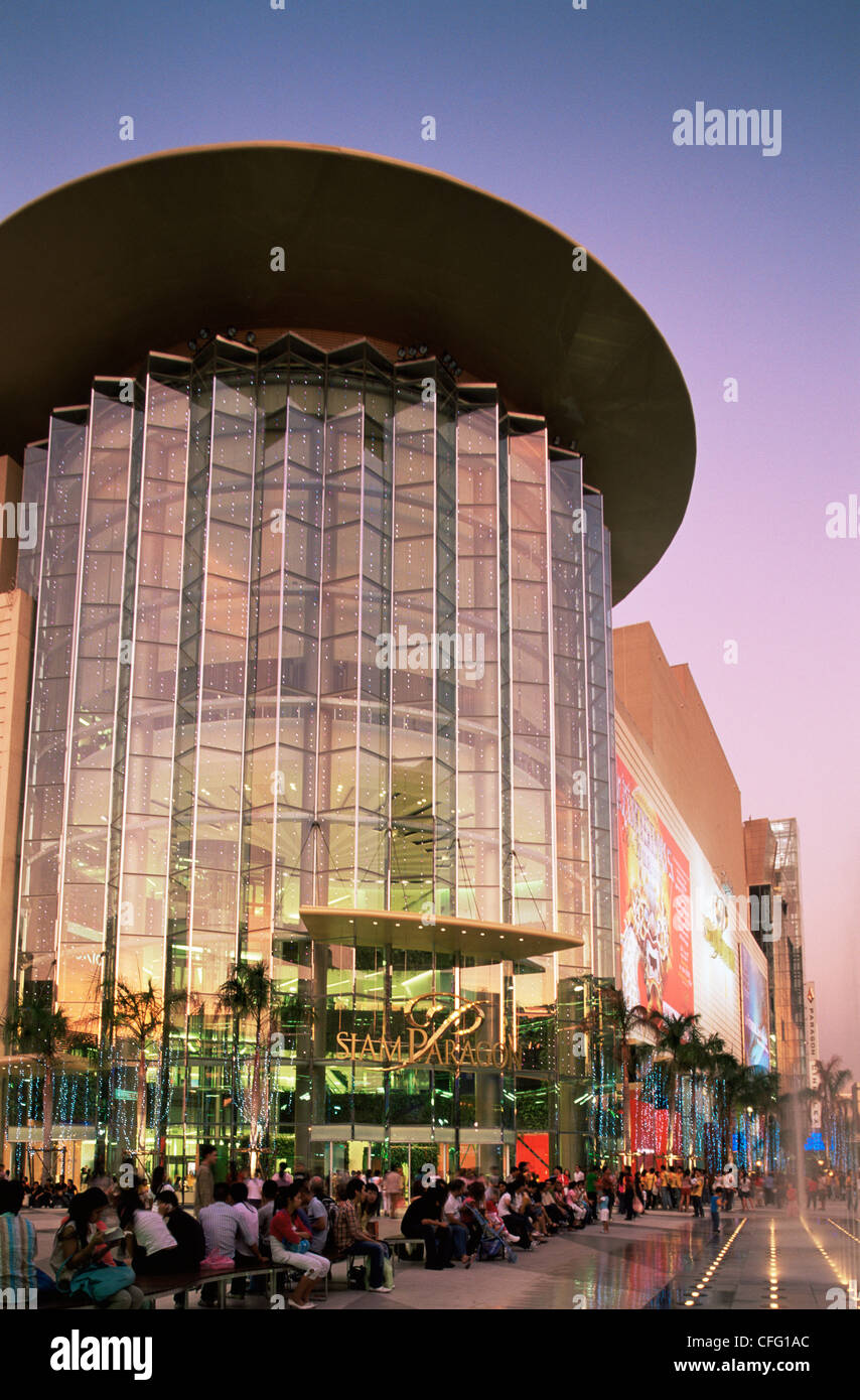 Siam Paragon shopping mall. Bangkok, Thailand Stock Photo - Alamy