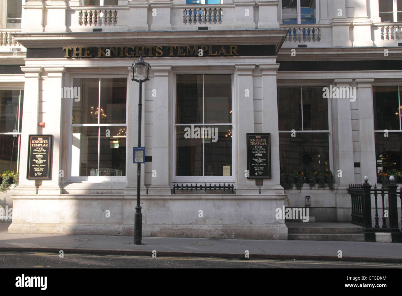 The Knights Templar Pub Chancery Lane London Stock Photo - Alamy