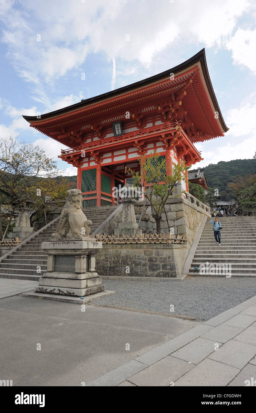 Kiyomizu-dera temple gate, Kyoto, Japan Stock Photo