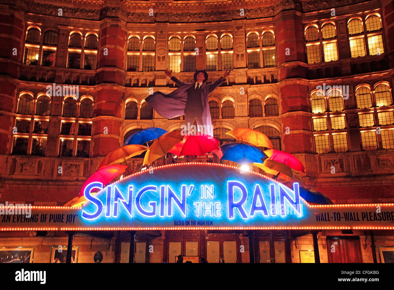 Singing in the rain west end musical hi-res stock photography and images -  Alamy