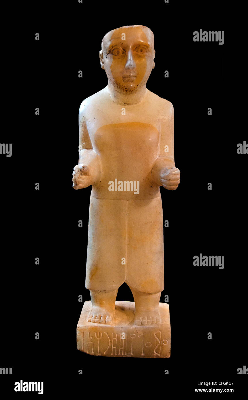 Qatabanian funerary statuette of 'Amma'alay of the Dharah'il clan Alabaster 1st century BC Hayd ibn Aqil Yemen Stock Photo