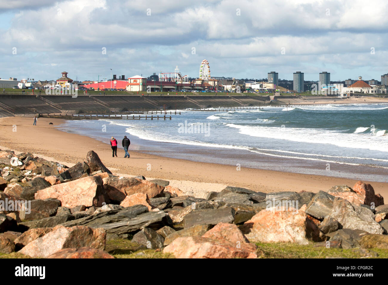 Walking on Aberdeen Beach Stock Photo Alamy