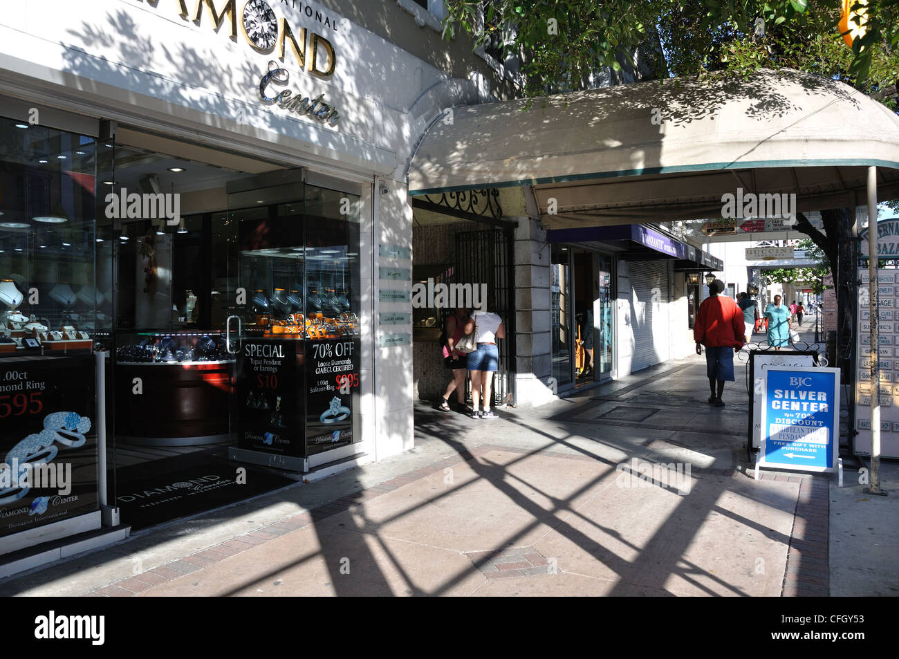 Nassau, Bahamas duty free stores Stock Photo Alamy