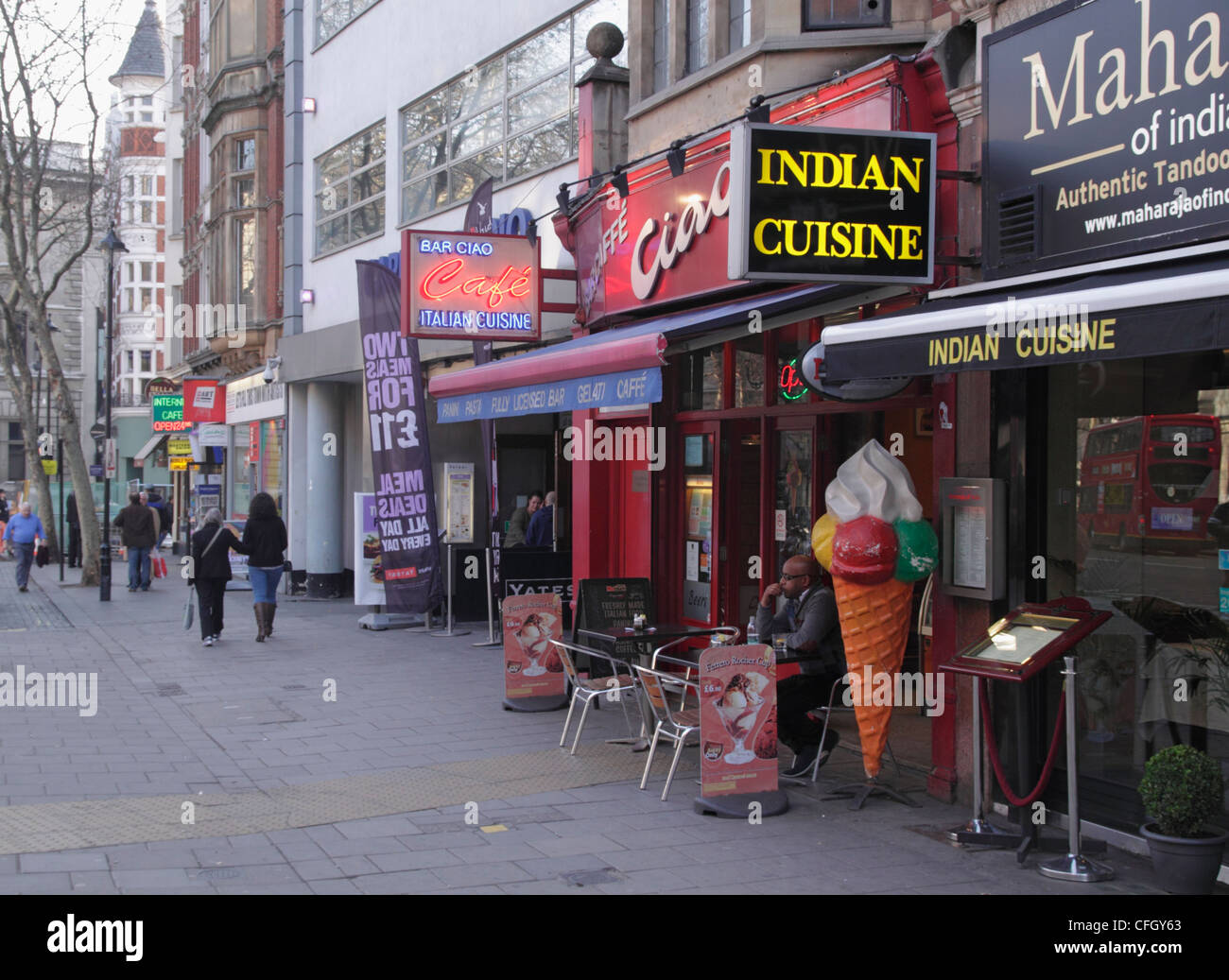 Charing cross road bar hires stock photography and images Alamy