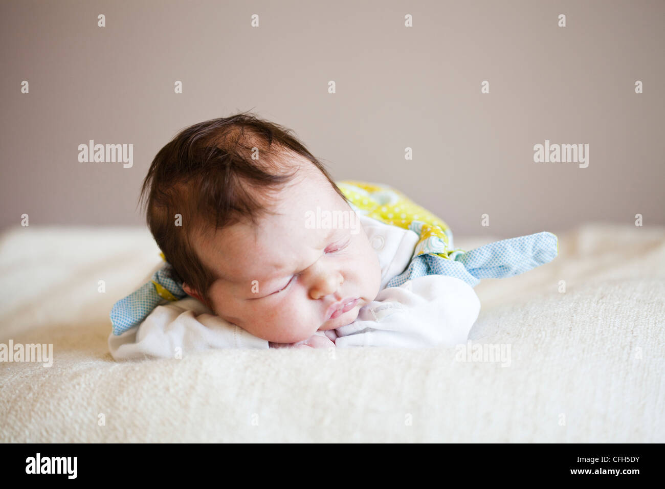 Portrait of a cute newborn baby girl sleeping Stock Photo - Alamy