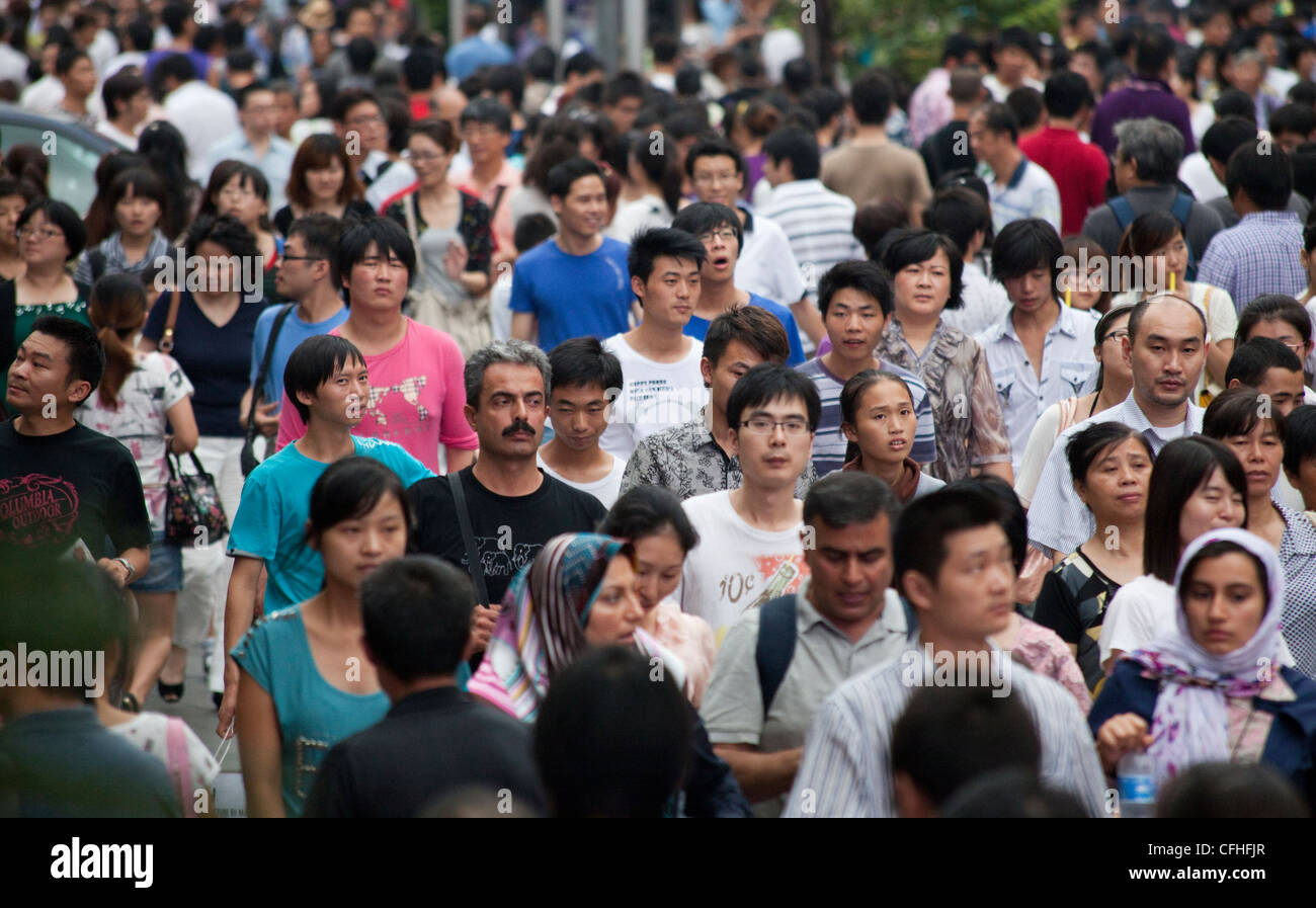 Crowds of people on Nanjing Road shopping street in Shanghai, China Stock Photo