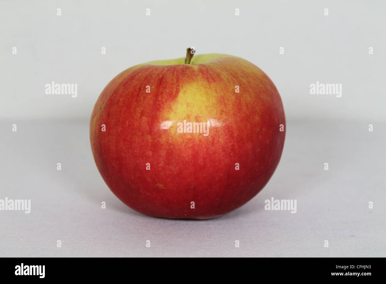 Organic apple hi-res stock photography and images - Alamy