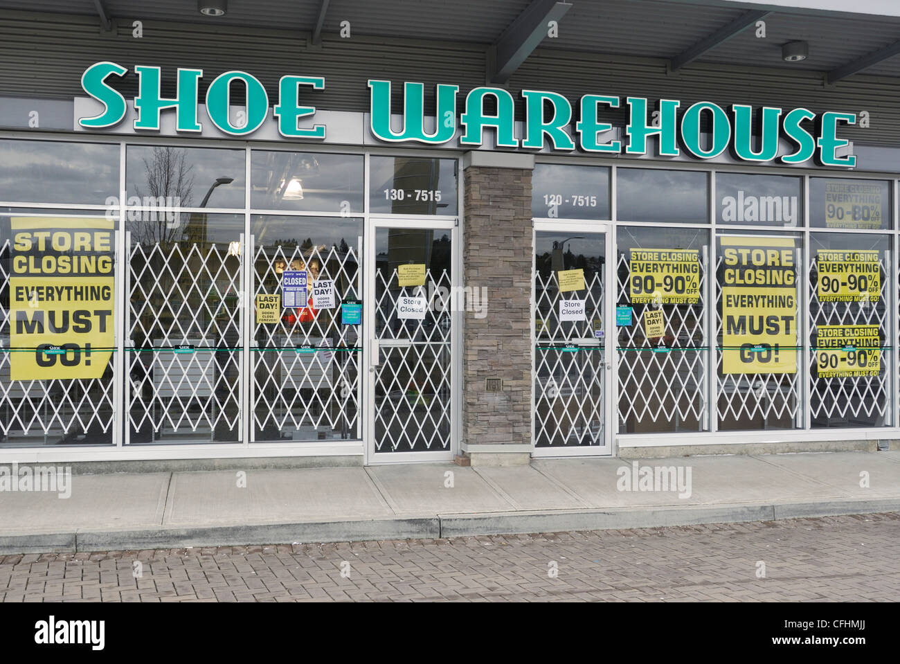 Store going out of business Stock Photo Alamy