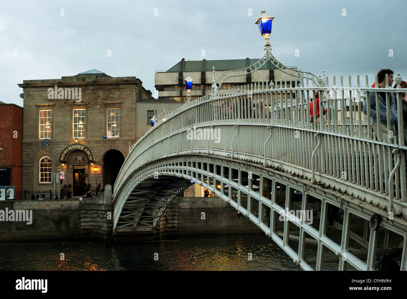 Dublins hapenny bridge hi-res stock photography and images - Alamy