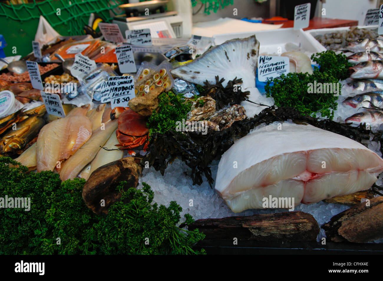 FISHMONGER AT BOROUGH MARKET IN LONDON, UK Stock Photo Alamy