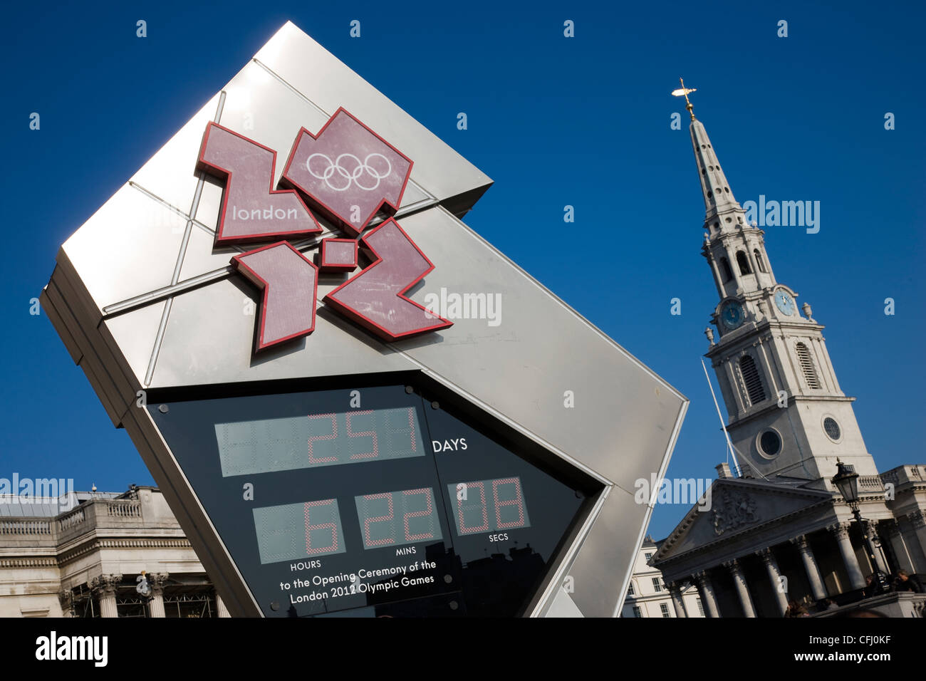 The Olympic countdown clock in Trafalgar Square, London Stock Photo Alamy