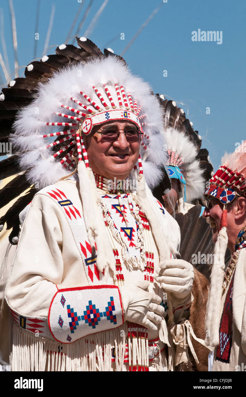 Blackfoot man in traditional regalia, Siksika Nation Pow-wow, Gleichen ...