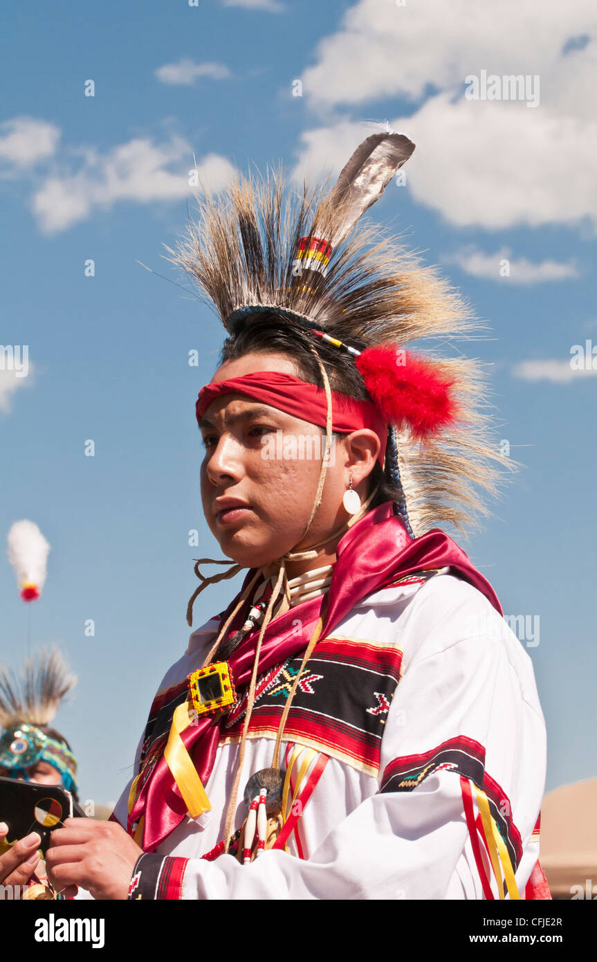 Blackfoot man in traditional regalia, Siksika Nation Powwow, Gleichen