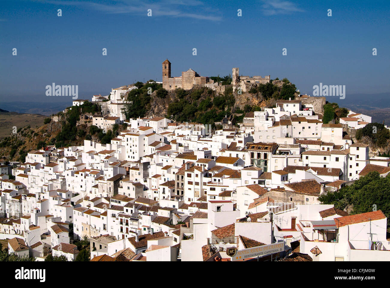 White village. Андалузия город в Испании. Испания Андалусия белые деревни. Деревня в Андалусии. Мальорка испанская деревня.