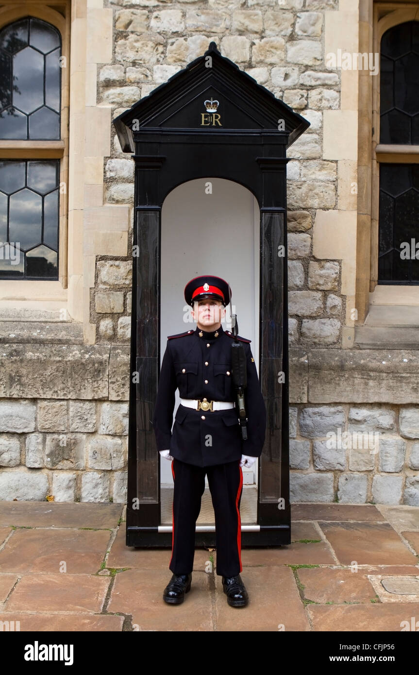 Guard outside the jewel house at the Tower of London, London Stock Photo