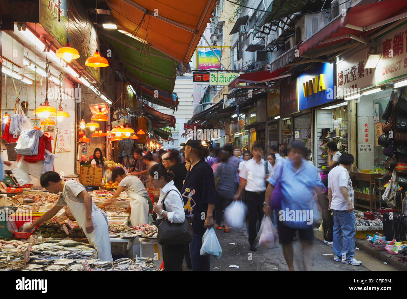 Crowds at wet market, Wan Chai, Hong Kong, China, Asia Stock Photo