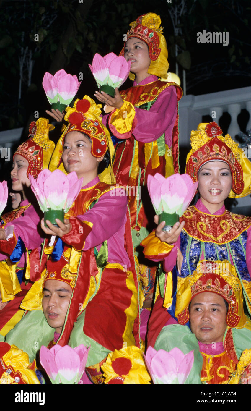 Traditional vietnamese lotus dance hi-res stock photography and images
