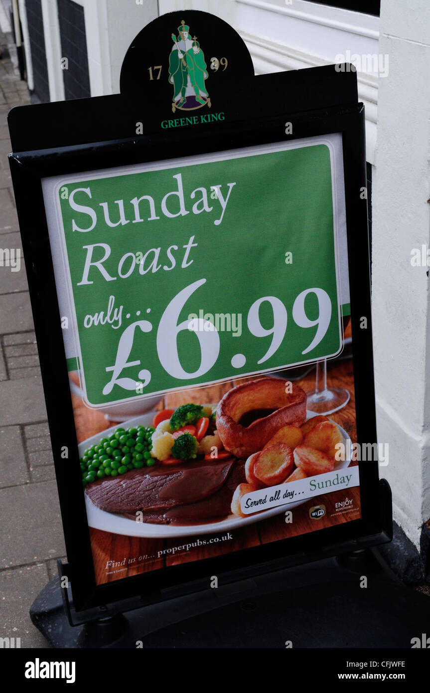 Greene King Sunday Roast 6.99, Sign, Cambridge, England, UK Stock Photo