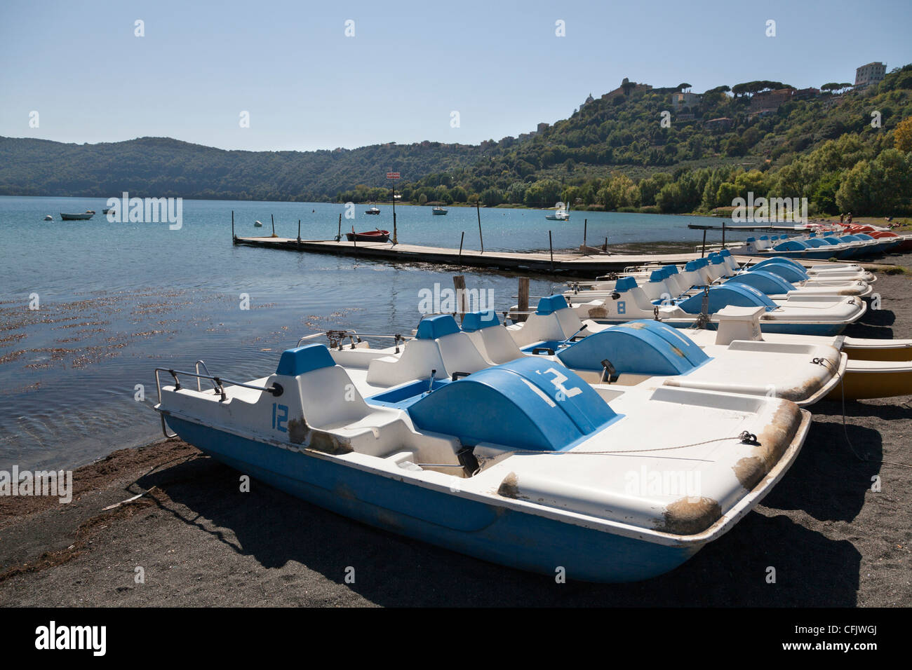 Pedalo Stock Photos &amp; Pedalo Stock Images - Alamy