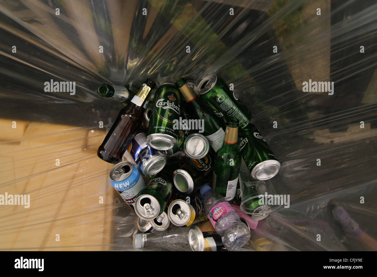 Beer Cans Recycling Stock Photos & Beer Cans Recycling Stock Images Alamy