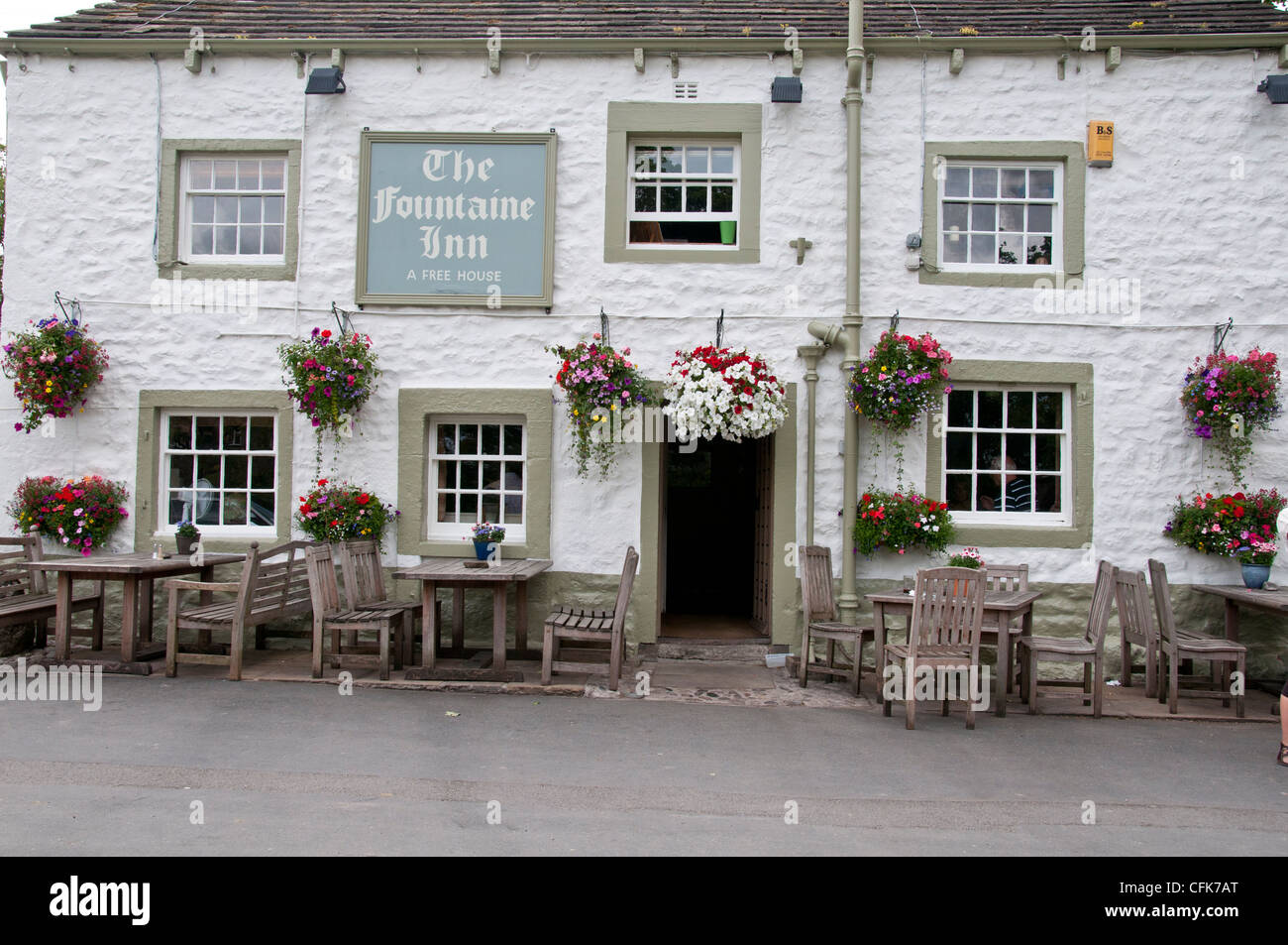 Linton Village Pub,Green,Yorkshire Dales national Park,Popular hiking