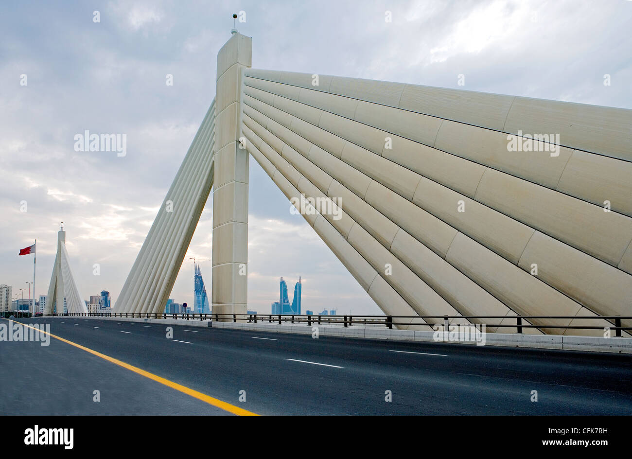 Bahrain manama isa shaikh causeway hi-res stock photography and images ...