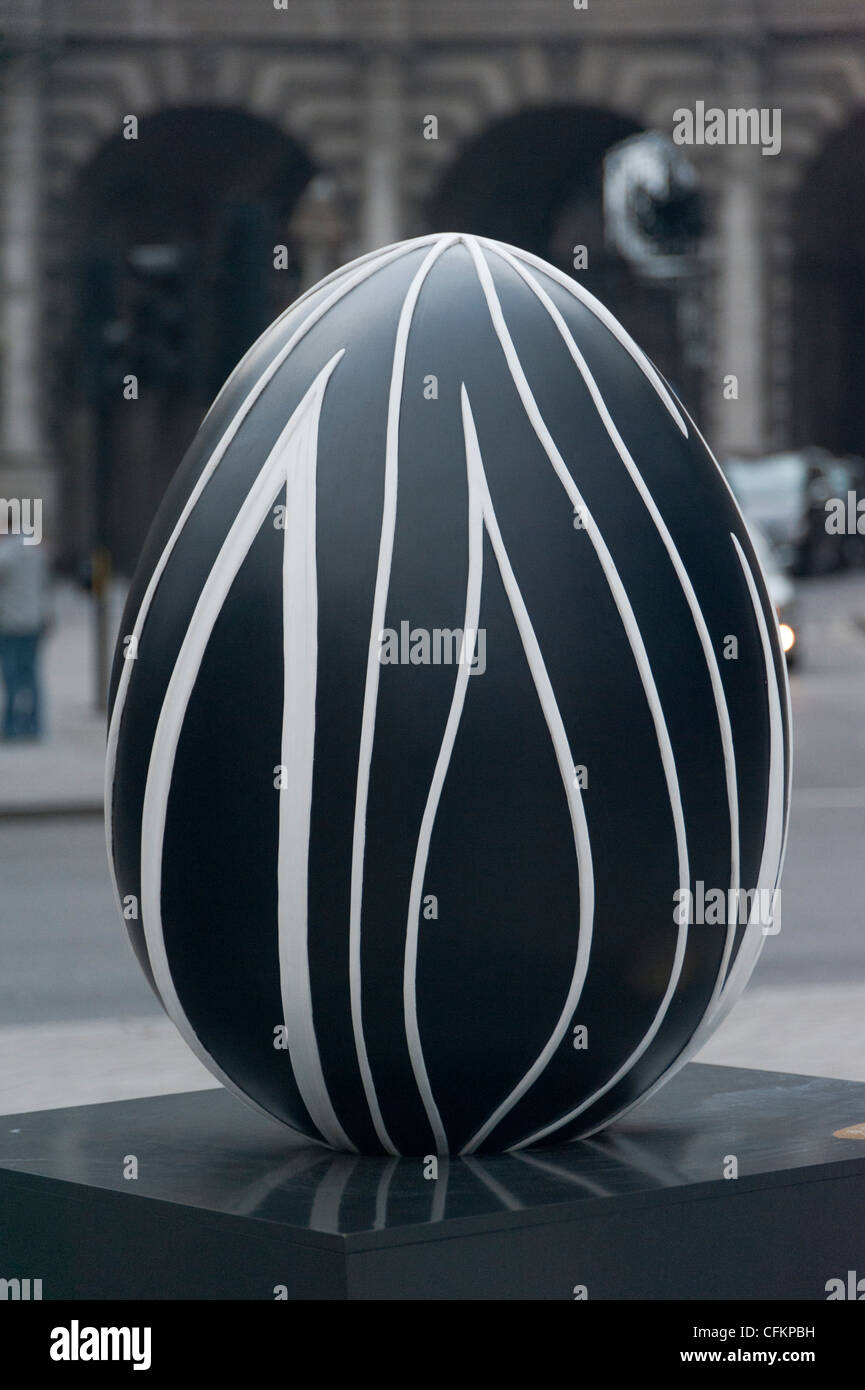 Fabergé Big Egg Hunt, a charity event with 200 designer eggs located around central London Stock Photo