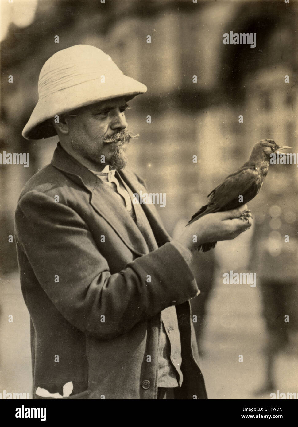 Explorer Pith Helmet High Resolution Stock Photography and Images - Alamy