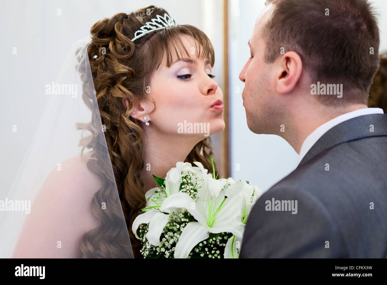 File:Kiss, Love kiss, Romance, People kissing, Rostov-on-Don, Russia.jpg -  Simple English Wikipedia, the free encyclopedia