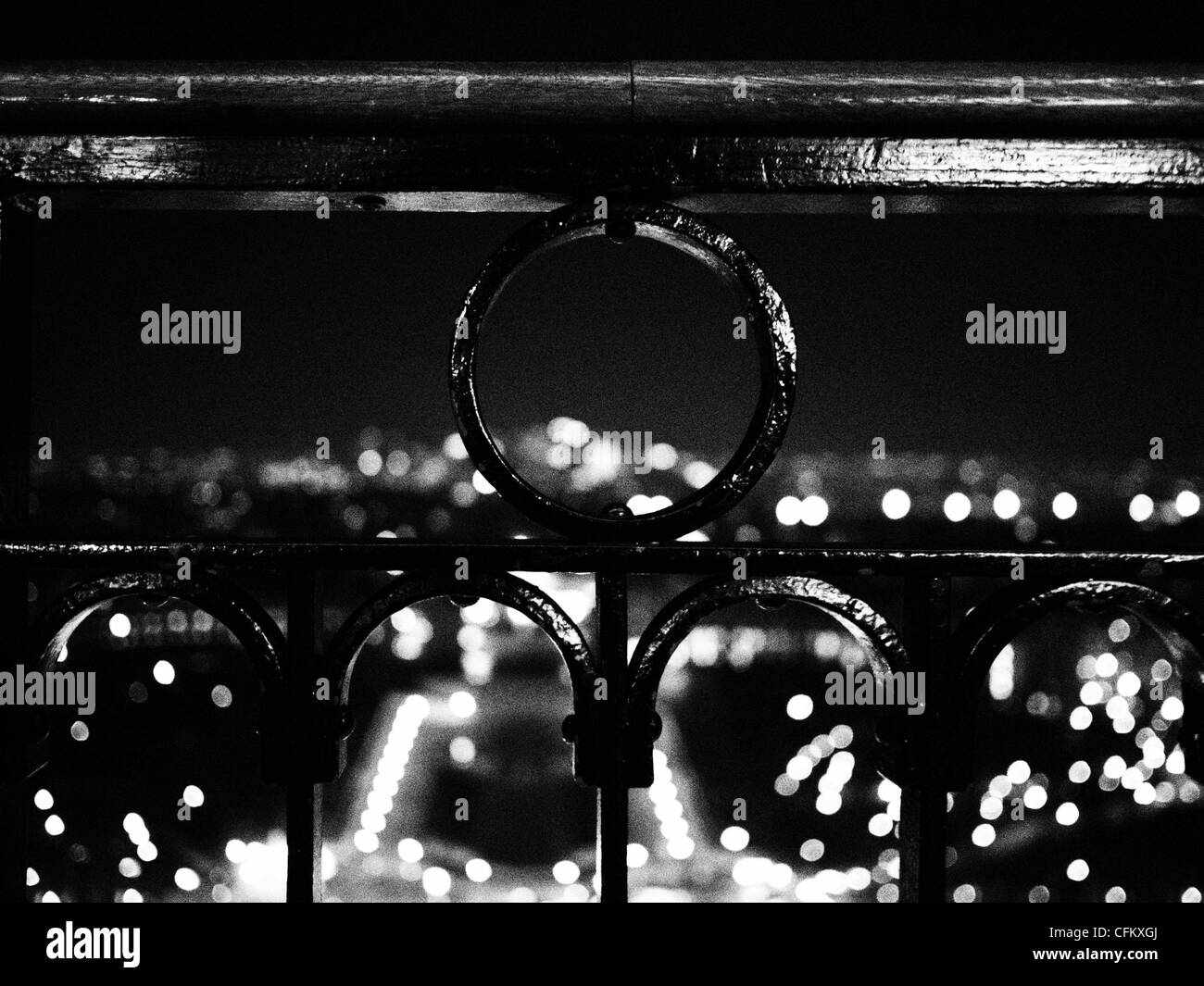 Paris skyline black and white Black and White Stock Photos & Images - Alamy