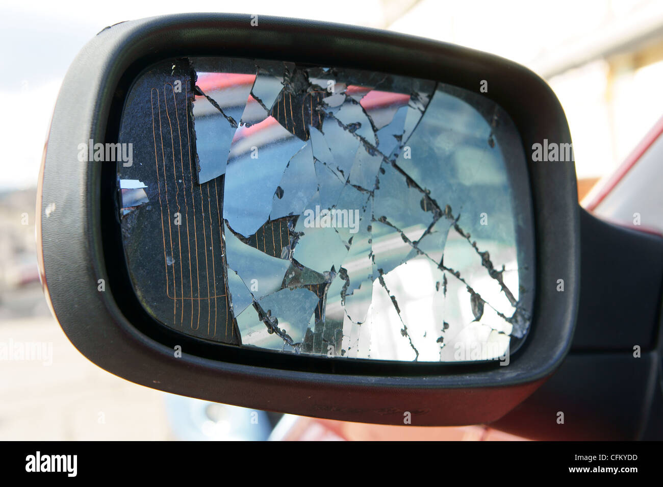 Wing Mirror Broken High Resolution Stock Photography and Images Alamy