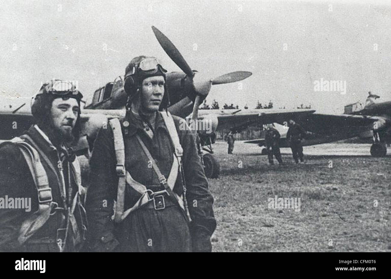 Многим летчикам великой. Летчики войны 1941-1945. Летчики ВОВ 1941-1945. Военные летчики в ВОВ 1941-1945. Летчики 1941-1945 Махалин.