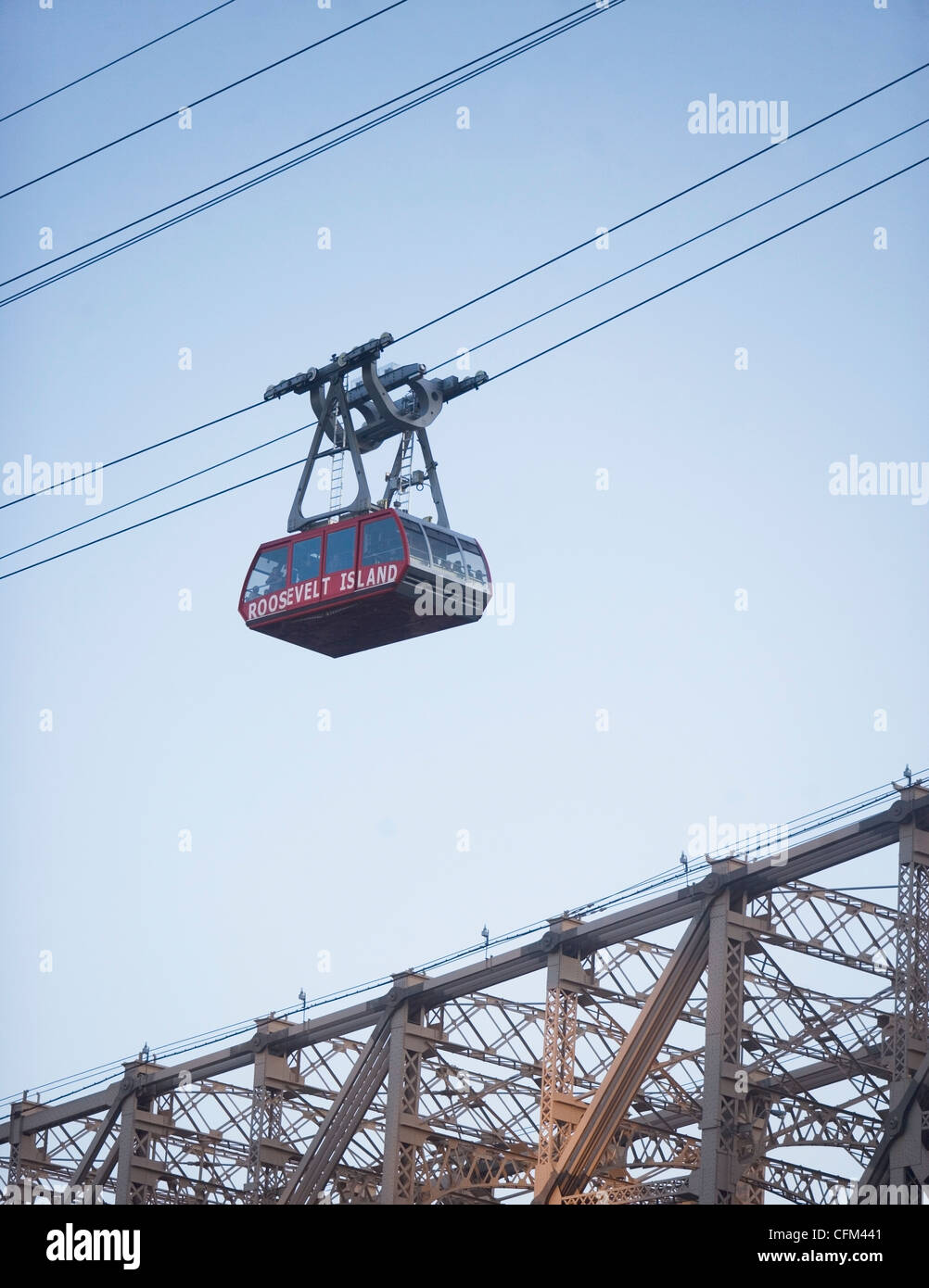 USA, New York, New York City, Manhattan, Queensboro Bridge, Overhead cable car Stock Photo