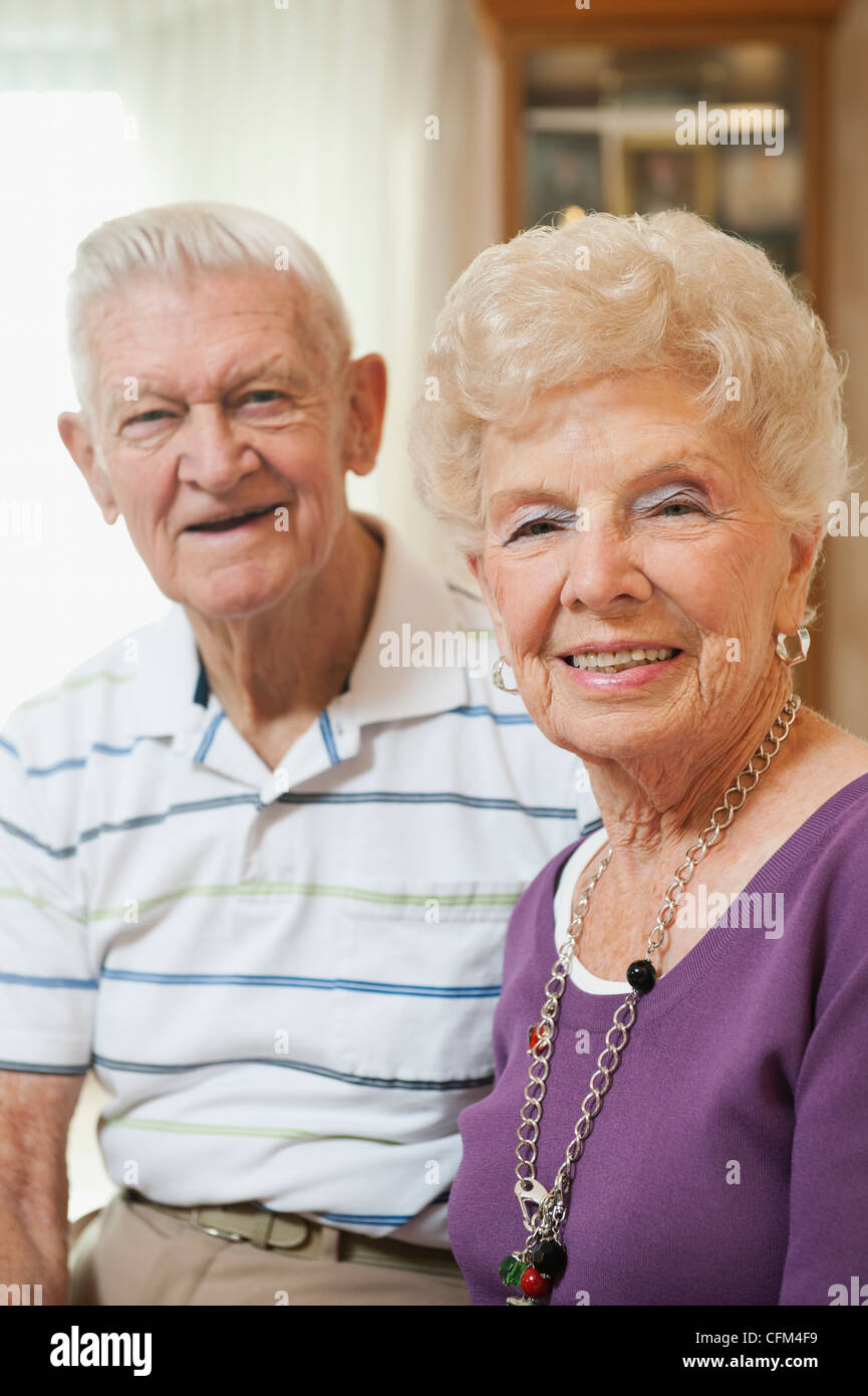 Smiling elderly senior couple hi-res stock photography and images - Alamy