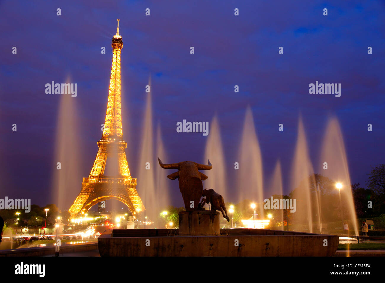 Eiffel tower trocadero statue hires stock photography and images Alamy