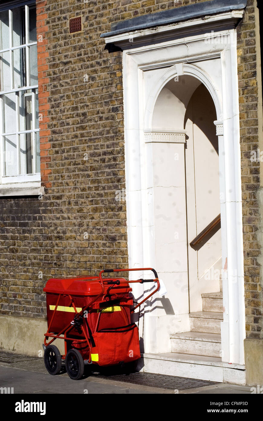Royal Mail delivery trolley in London Stock Photo